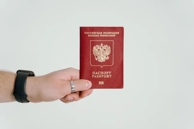 Vivir legalmente en España siendo extranjero: tipos de residencia, trámites esenciales y cómo evitar la expulsión